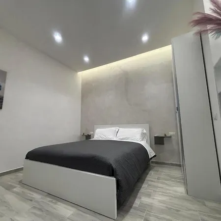 فندق مبيت وإفطار Engi - Leopardi 3*